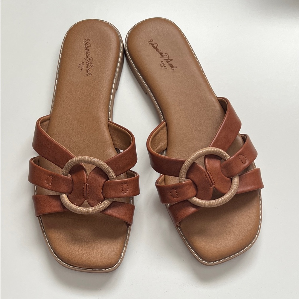 Universal Thread Tan Slide Sandals